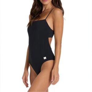 NWOT Vuori Dune One-Piece Swimsuit In Black
